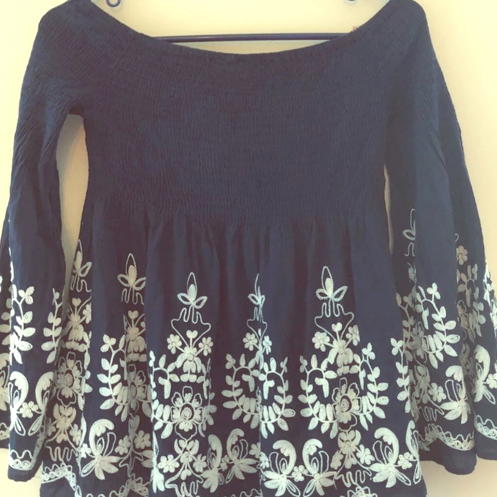 Flying tomato 🍅 top